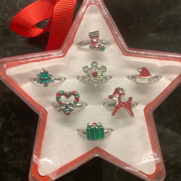 Christmas Holiday Rings - 2 Sets of 7 Rings Each - Picture 5 of 6